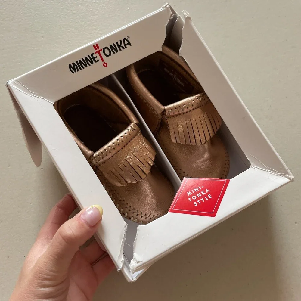 Minnetonka Bootie Baby Moccasins Rose Gold Size 5 Infant